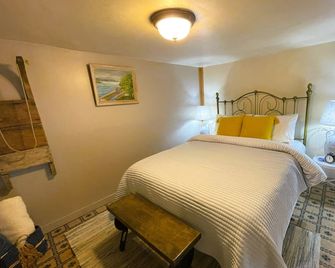Cozy Alpine Retreat in Historic Downtown - Mc Gregor - Bedroom