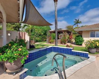 San Diego Oasis Sunrise Views Pool Spa Sleeps 13 - El Cajon - Pool