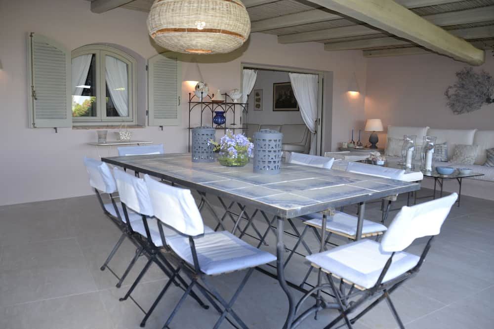 Villa in Costa Smeralda with a view - أرزاشنه - غرفة طعام