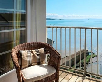 Les Embruns by Interhome - Morgat - Balcony