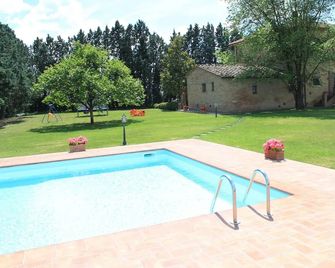 Fattoria Borgonuovo - Cortona - Piscina
