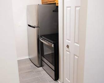 Spacious 1bd apt in DT Dearborn - Dearborn - Stairs