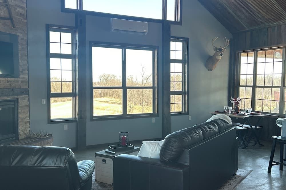 Perfect 1-bedroom cabin with AC, Sauna in gorgeous Ollie