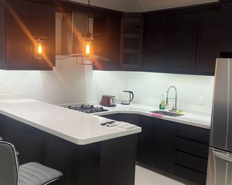 Delonix New Cozy 3-bedroom condo with WiFi & AC in Santa Cruz - Santa Cruz Huatulco - Kitchen
