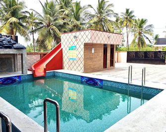 Estuary Dreamz Boatel - Pondicherry - Piscina