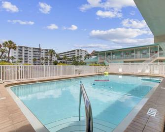 Redington Surf Resort 09 Quaint Beach Front Condo Motel - North Redington Beach - Pool