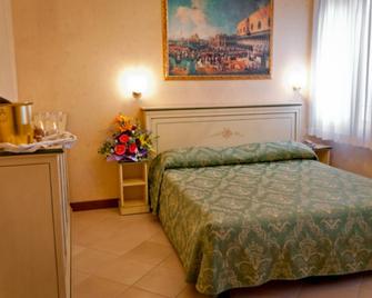 Hotel Florida - Venedig - Schlafzimmer