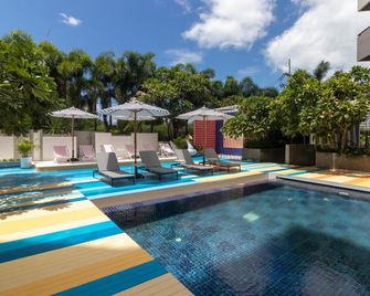 سالا آت هوا هين سيرفيسد أبارتمنت آند هوتل - هوا هين - حوض السباحة