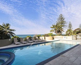 By The Beach - Clubb Coolum Beachside Resort - Coolum Beach - Pool