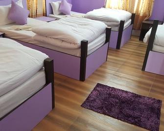 BnB Royal Tourist House - Kathmandu - Bedroom