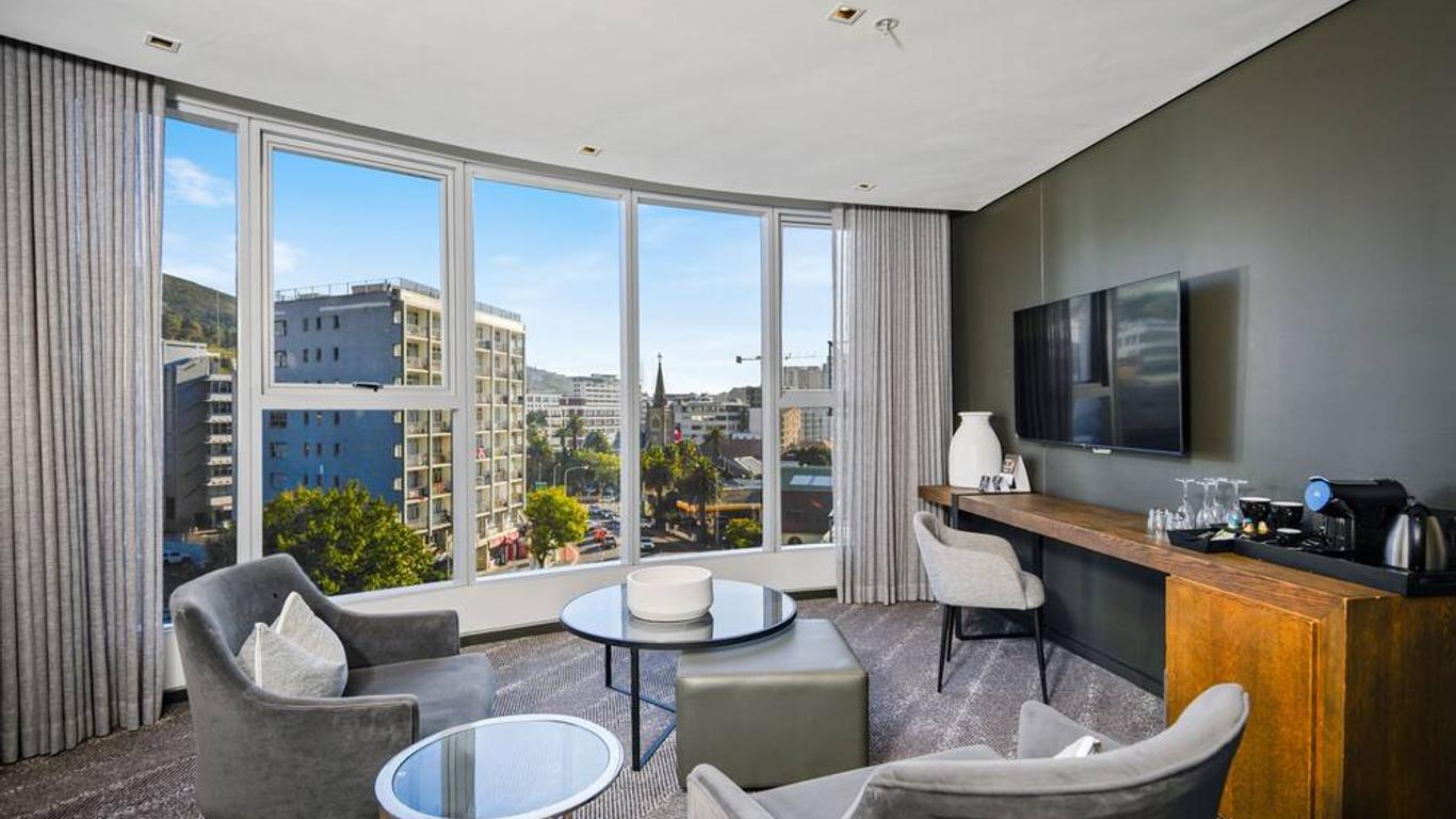 The Capital 15 on Orange Hotel & Spa