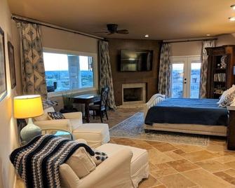 Resort-Style Mansion with 360 Views - Tanque Verde - Habitación