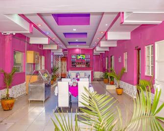 Railsend Hotel - Nanyuki - Lobby