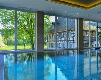 Landidyll Hotel zum Kreuz - Glottertal - Pool