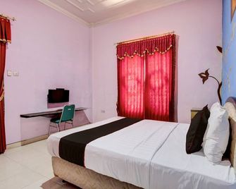 Dancenter Azifa Inn - Surakarta