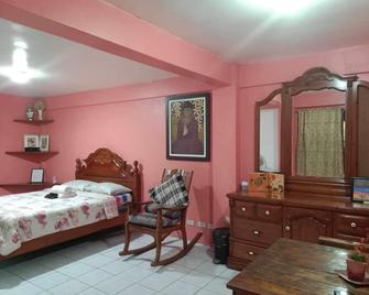 1 St Street Park Apartelles - Angeles City - Habitación