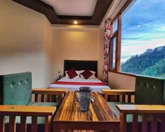 Royal cedar Retreat - Shimla - Bedroom