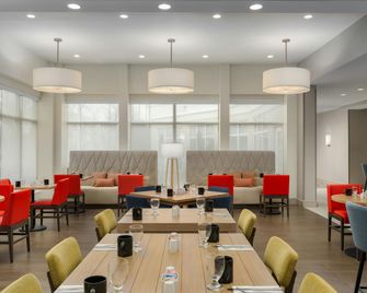 Hilton Garden Inn Dover - Dover - Restaurace