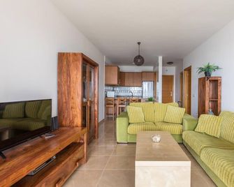 El Mirador: sea views from the shore - Los Abrigos - Living room