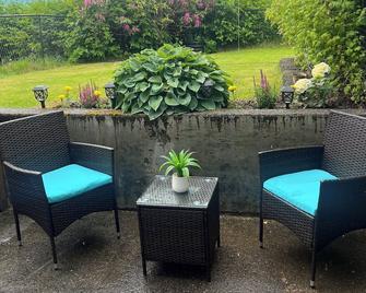 Cozy 1 bedroom apartment in Enjoyable Ketchikan with WiFi. - Ketchikan - Innenhof