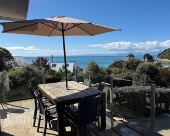 Little Kaiteriteri Rose's Bach -3min Walk To Beach - Kaiteriteri - Balkon