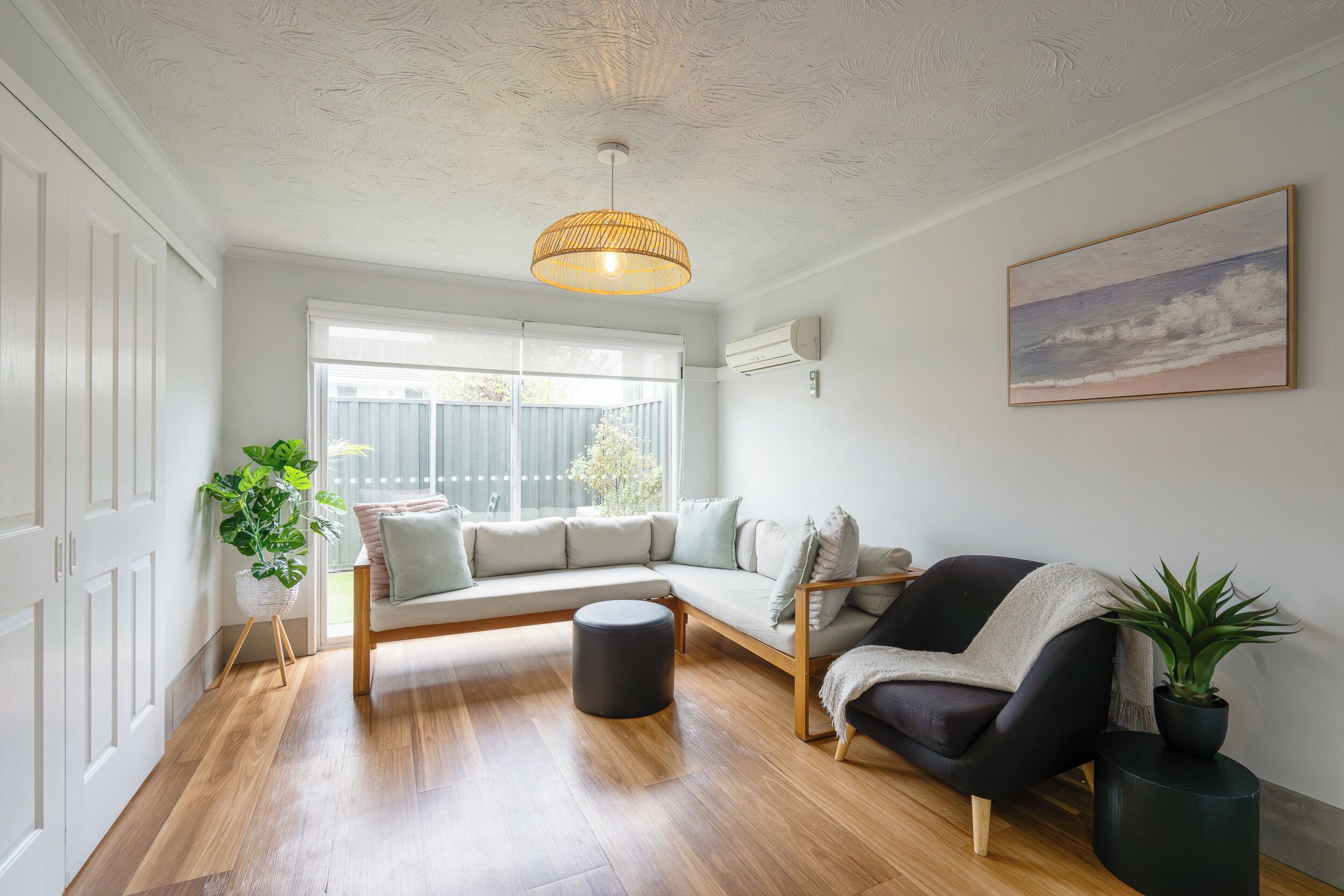 ويفز موتل آند أبارتمنتس