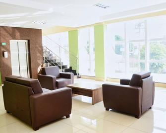 Trindade Plaza Hotel - Trindade - Lobby