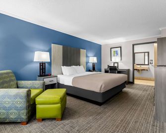 Quality Inn & Suites Florence Civic Center - פלורנס - חדר שינה