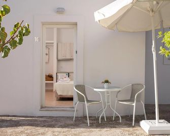 Rosmarinus Studios - Potokaki - Serambi