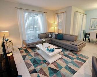 9075 Champions Gate - Davenport - Living room