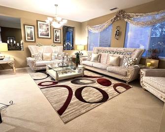 Nabor(10) fully furnished charming amazing bedroom - Tracy - Obývací pokoj