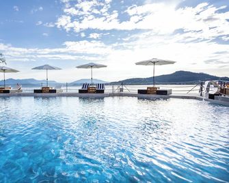 Resort Antico Verbano - Meina - Piscina
