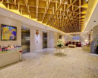 Niranta Transit Hotel Mumbai Airport - At Arrivals - Bombay - Lobby