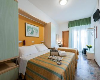 Hotel Cannes - Bellaria-Igea Marina - Slaapkamer