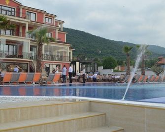 Goldenburg Residence - Belashtitsa - Pool