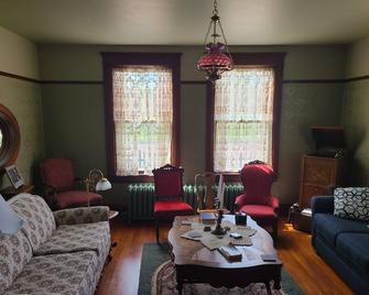 The Bissing House - Hays - Living room