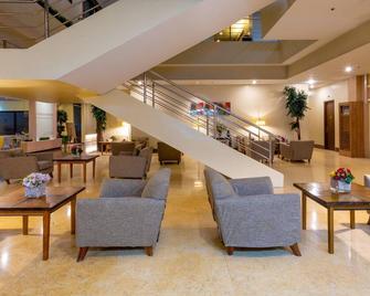 La Breza Hotel - Quezon City - Lobby
