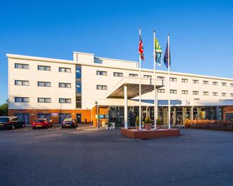 Holiday Inn Express Folkestone - Channel Tunnel - Folkestone - Building