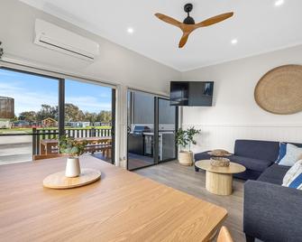Big4 Ingenia Holidays Inverloch - Inverloch - Living room