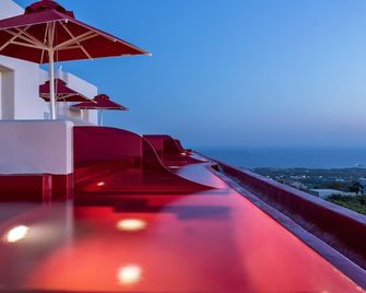 Art Hotel Santorini - Pyrgos Kallistis - Balcón