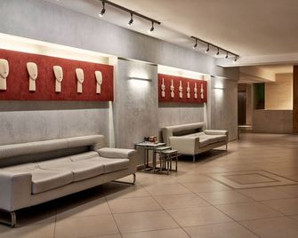 Favie Suzanne - Tinos - Lobby