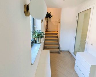 Modern Hamburg apartment. The large bright room + private bathroom - Hamburg - Aufgang