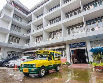 Khelang Nakorn Hotel - Lampang - Building