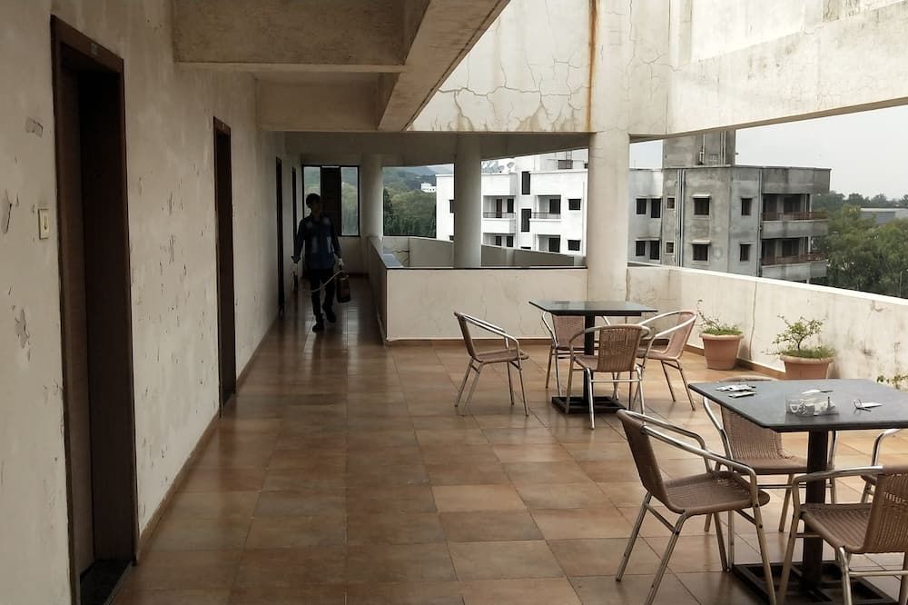 Hotel Sumanchandra Suites