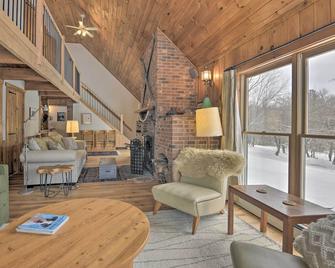 Upscale Montgomery Cabin, Near Jay Peak Resort! - Montgomery