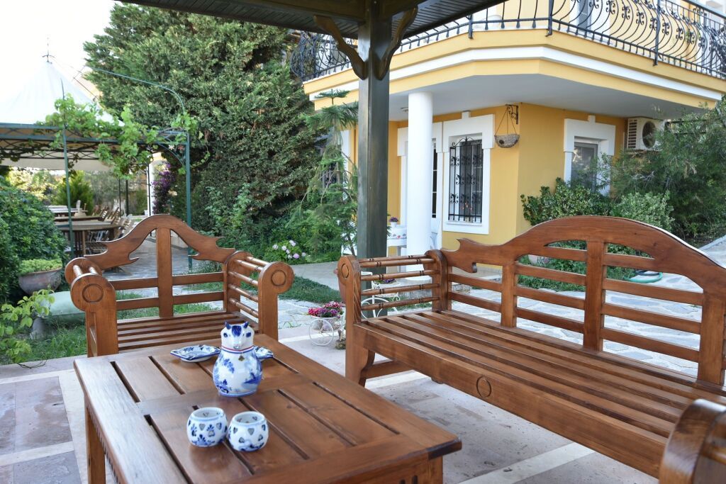 Uzun Apart Otel - אייבאליק - פטיו