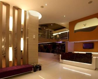 Vio Hotel Pasteur - Bandung - Recepción