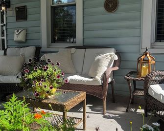 Walk to Everything Historic Arts District - Annapolis - Patio