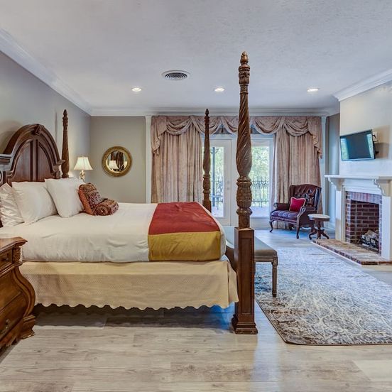 Bedroom view of The Inn at Cedar Grove