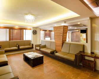 Treebo The Qasr - Ernakulam - Lounge